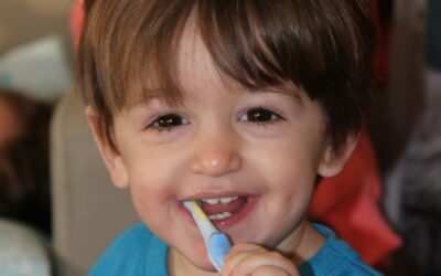 L’apprentissage du brossage des dents : un rôle clé des parents